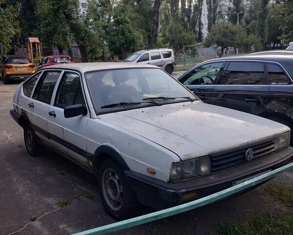 Белый Фольксваген Пассат, объемом двигателя 1.6 л и пробегом 598 тыс. км за 650 $, фото 1 на Automoto.ua