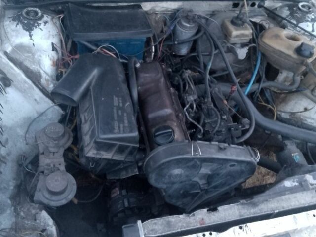 Белый Фольксваген Пассат, объемом двигателя 1.6 л и пробегом 436 тыс. км за 600 $, фото 1 на Automoto.ua