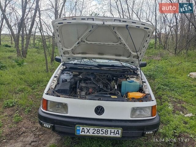 Белый Фольксваген Пассат, объемом двигателя 1.8 л и пробегом 421 тыс. км за 2000 $, фото 1 на Automoto.ua