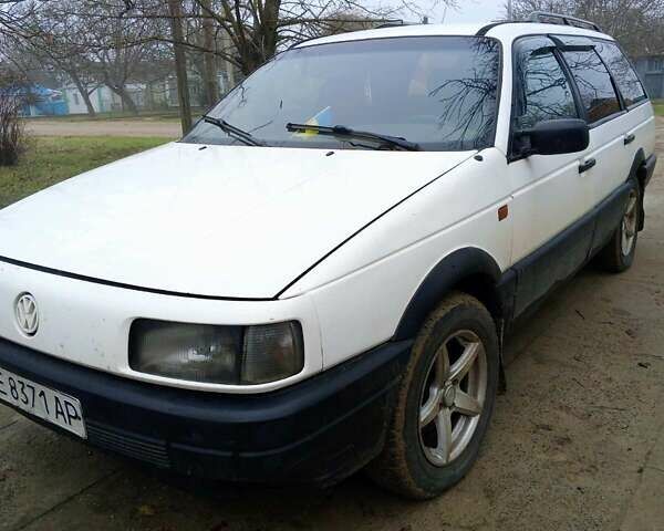 Белый Фольксваген Пассат, объемом двигателя 2 л и пробегом 100 тыс. км за 2000 $, фото 1 на Automoto.ua