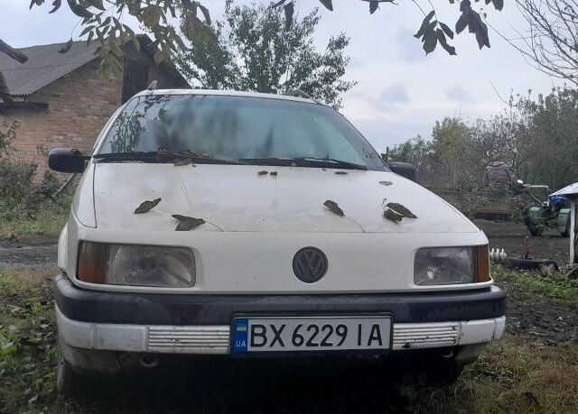 Білий Фольксваген Пассат, об'ємом двигуна 1.8 л та пробігом 1000 тис. км за 1000 $, фото 1 на Automoto.ua