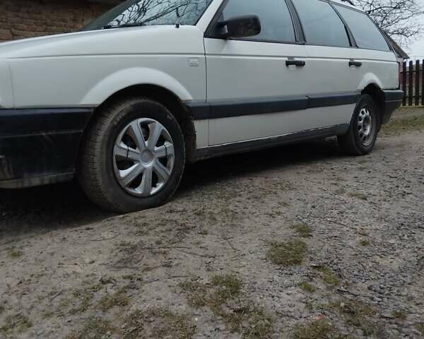 Белый Фольксваген Пассат, объемом двигателя 1.78 л и пробегом 310 тыс. км за 1000 $, фото 1 на Automoto.ua