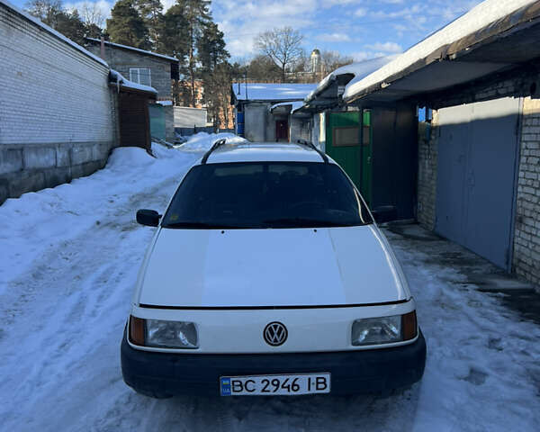 Белый Фольксваген Пассат, объемом двигателя 1.8 л и пробегом 248 тыс. км за 1250 $, фото 1 на Automoto.ua