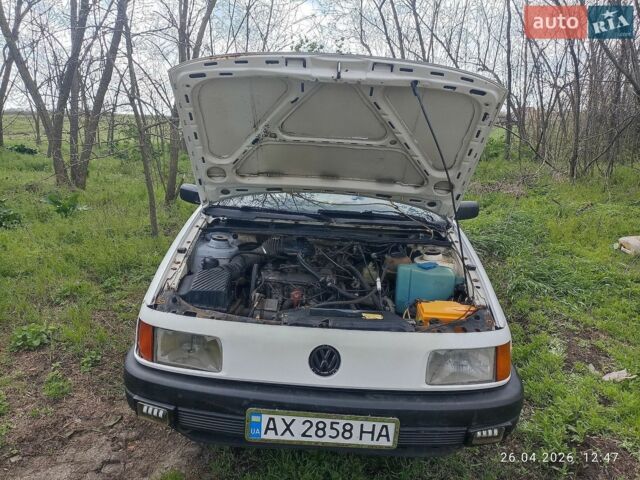 Білий Фольксваген Пассат, об'ємом двигуна 1.8 л та пробігом 421 тис. км за 2000 $, фото 1 на Automoto.ua