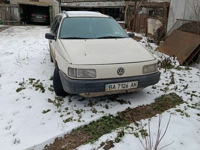 Белый Фольксваген Пассат, объемом двигателя 0 л и пробегом 349 тыс. км за 1700 $, фото 1 на Automoto.ua