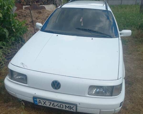 Белый Фольксваген Пассат, объемом двигателя 1.78 л и пробегом 300 тыс. км за 1700 $, фото 1 на Automoto.ua