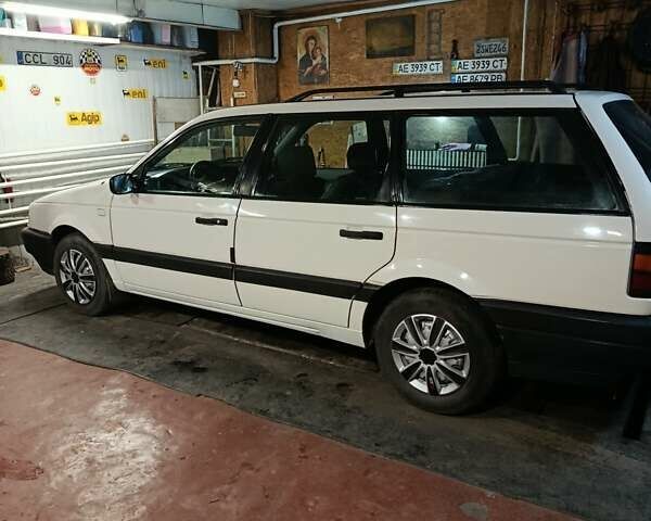 Білий Фольксваген Пассат, об'ємом двигуна 8 л та пробігом 270 тис. км за 2500 $, фото 1 на Automoto.ua