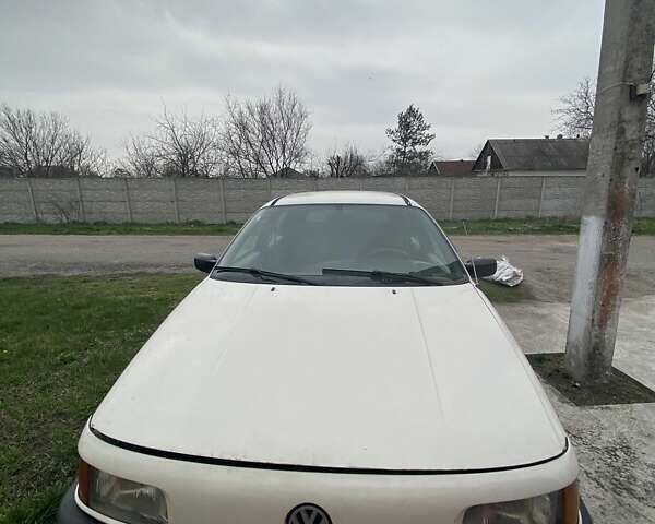 Белый Фольксваген Пассат, объемом двигателя 1.6 л и пробегом 85 тыс. км за 2300 $, фото 1 на Automoto.ua