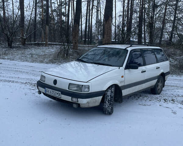 Білий Фольксваген Пассат, об'ємом двигуна 1.98 л та пробігом 250 тис. км за 2100 $, фото 1 на Automoto.ua