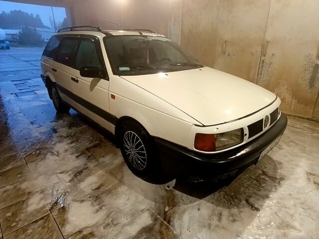 Белый Фольксваген Пассат, объемом двигателя 1.8 л и пробегом 380 тыс. км за 1650 $, фото 1 на Automoto.ua