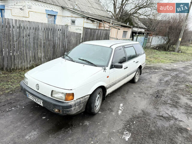 Белый Фольксваген Пассат, объемом двигателя 1.8 л и пробегом 400 тыс. км за 1500 $, фото 1 на Automoto.ua