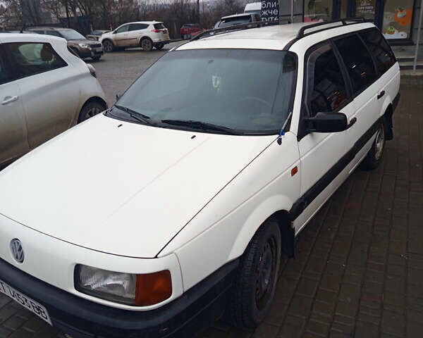 Белый Фольксваген Пассат, объемом двигателя 1.8 л и пробегом 250 тыс. км за 1600 $, фото 1 на Automoto.ua