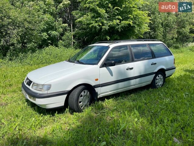 Белый Фольксваген Пассат, объемом двигателя 1.8 л и пробегом 620 тыс. км за 1600 $, фото 1 на Automoto.ua