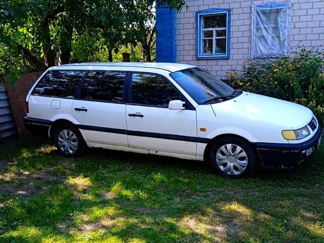 Білий Фольксваген Пассат, об'ємом двигуна 2 л та пробігом 0 тис. км за 1400 $, фото 1 на Automoto.ua