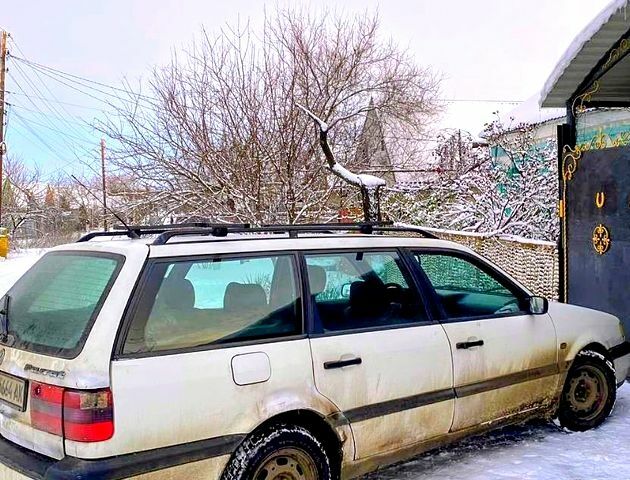 Білий Фольксваген Пассат, об'ємом двигуна 1.8 л та пробігом 100 тис. км за 1200 $, фото 1 на Automoto.ua