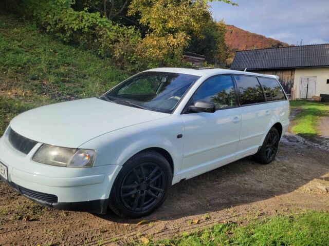 Белый Фольксваген Пассат, объемом двигателя 1.9 л и пробегом 450 тыс. км за 3000 $, фото 1 на Automoto.ua