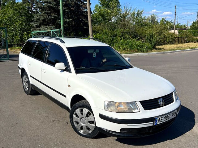 Белый Фольксваген Пассат, объемом двигателя 1.9 л и пробегом 100 тыс. км за 2800 $, фото 1 на Automoto.ua