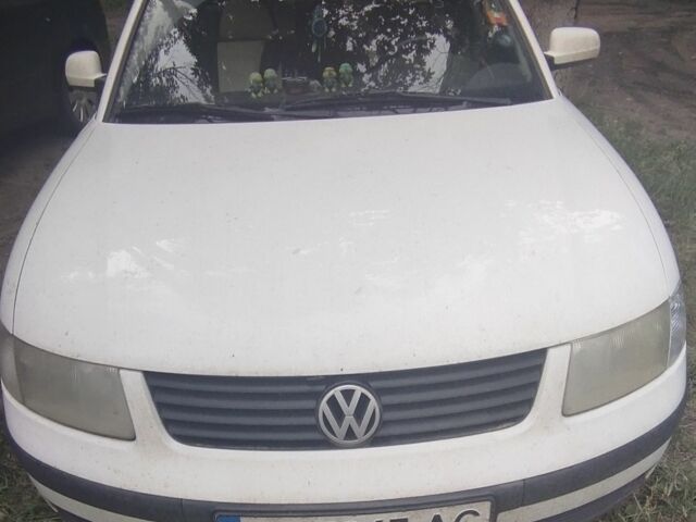 Белый Фольксваген Пассат, объемом двигателя 1.9 л и пробегом 284 тыс. км за 3600 $, фото 1 на Automoto.ua