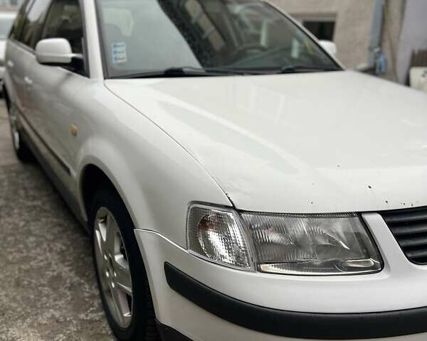 Белый Фольксваген Пассат, объемом двигателя 1.9 л и пробегом 530 тыс. км за 2300 $, фото 1 на Automoto.ua