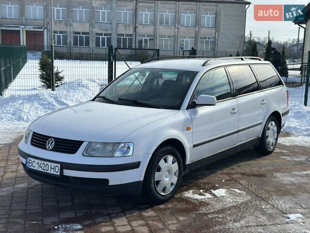Белый Фольксваген Пассат, объемом двигателя 1.9 л и пробегом 377 тыс. км за 3500 $, фото 1 на Automoto.ua