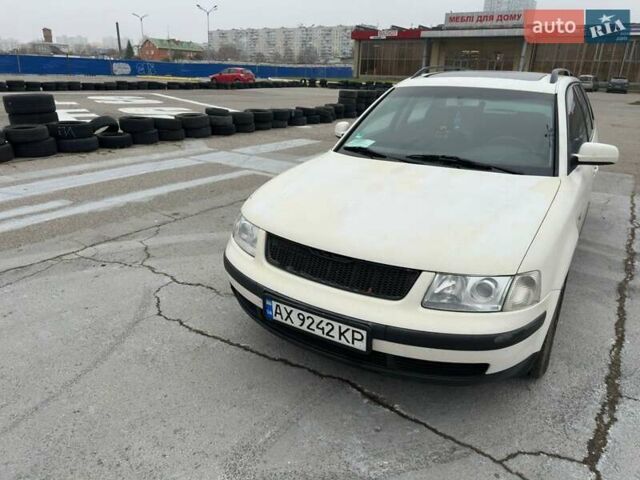 Белый Фольксваген Пассат, объемом двигателя 1.9 л и пробегом 239 тыс. км за 3500 $, фото 1 на Automoto.ua