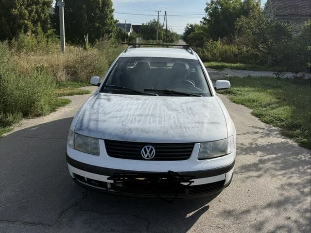 Белый Фольксваген Пассат, объемом двигателя 1.9 л и пробегом 422 тыс. км за 1450 $, фото 1 на Automoto.ua