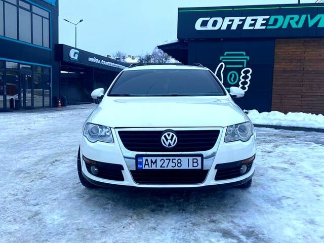 Белый Фольксваген Пассат, объемом двигателя 2 л и пробегом 200 тыс. км за 5500 $, фото 1 на Automoto.ua