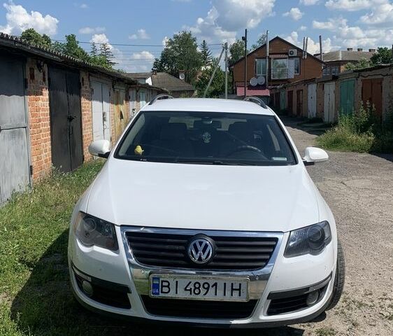 Белый Фольксваген Пассат, объемом двигателя 1.6 л и пробегом 265 тыс. км за 5500 $, фото 1 на Automoto.ua