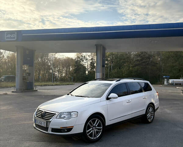 Фольксваген Пассат 2007 в Славуте на Automoto.ua Белый Фольксваген Пассат, объемом двигателя 2 л и пробегом 210 тыс. км за 6700 $, фото 1 на Automoto.ua