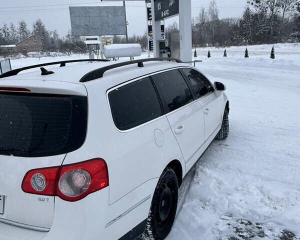 Белый Фольксваген Пассат, объемом двигателя 2 л и пробегом 207 тыс. км за 5500 $, фото 1 на Automoto.ua
