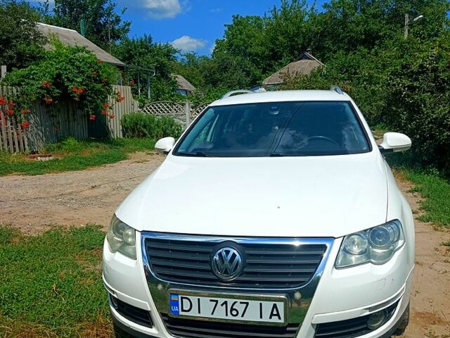 Білий Фольксваген Пассат, об'ємом двигуна 1.8 л та пробігом 240 тис. км за 6200 $, фото 1 на Automoto.ua