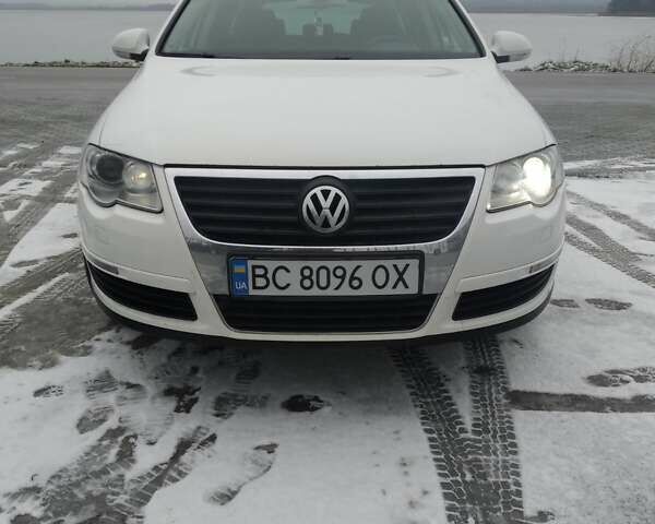Білий Фольксваген Пассат, об'ємом двигуна 1.4 л та пробігом 310 тис. км за 4000 $, фото 1 на Automoto.ua