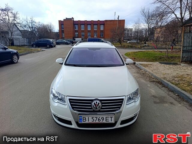 Білий Фольксваген Пассат, об'ємом двигуна 2 л та пробігом 270 тис. км за 5599 $, фото 1 на Automoto.ua