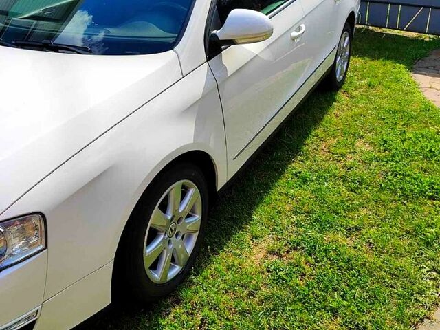 Белый Фольксваген Пассат, объемом двигателя 1.8 л и пробегом 22900 тыс. км за 6000 $, фото 1 на Automoto.ua