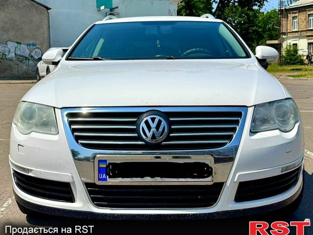 Белый Фольксваген Пассат, объемом двигателя 1.4 л и пробегом 325 тыс. км за 5000 $, фото 1 на Automoto.ua