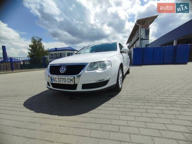 Білий Фольксваген Пассат, об'ємом двигуна 1.6 л та пробігом 348 тис. км за 6500 $, фото 1 на Automoto.ua