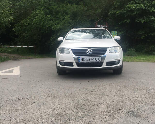 Білий Фольксваген Пассат, об'ємом двигуна 1.6 л та пробігом 286 тис. км за 8300 $, фото 1 на Automoto.ua
