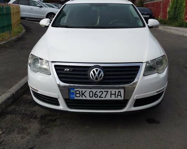 Белый Фольксваген Пассат, объемом двигателя 1.39 л и пробегом 375 тыс. км за 5150 $, фото 1 на Automoto.ua