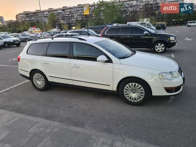 Белый Фольксваген Пассат, объемом двигателя 1.6 л и пробегом 264 тыс. км за 6350 $, фото 1 на Automoto.ua