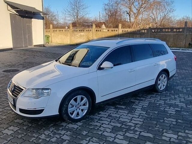Білий Фольксваген Пассат, об'ємом двигуна 1.6 л та пробігом 210 тис. км за 6500 $, фото 1 на Automoto.ua