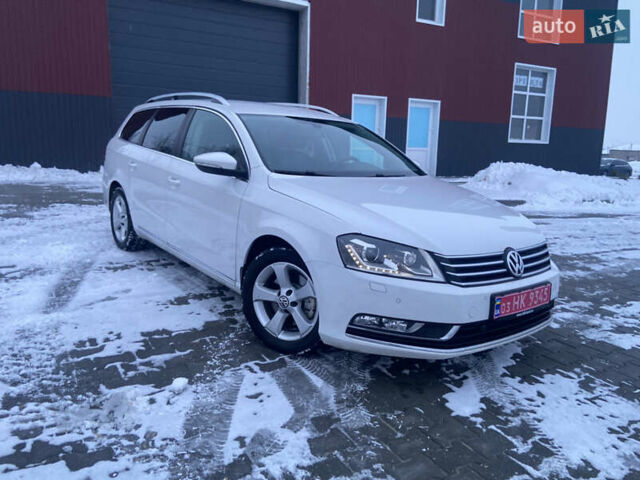 Белый Фольксваген Пассат, объемом двигателя 1.97 л и пробегом 220 тыс. км за 10999 $, фото 1 на Automoto.ua