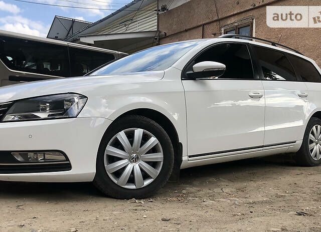 Белый Фольксваген Пассат, объемом двигателя 1.6 л и пробегом 271 тыс. км за 9500 $, фото 1 на Automoto.ua