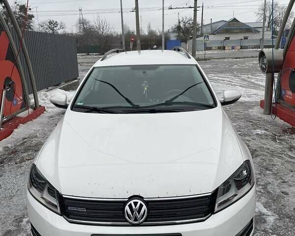 Білий Фольксваген Пассат, об'ємом двигуна 1.6 л та пробігом 330 тис. км за 10100 $, фото 1 на Automoto.ua