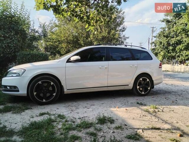 Белый Фольксваген Пассат, объемом двигателя 1.6 л и пробегом 218 тыс. км за 11500 $, фото 1 на Automoto.ua