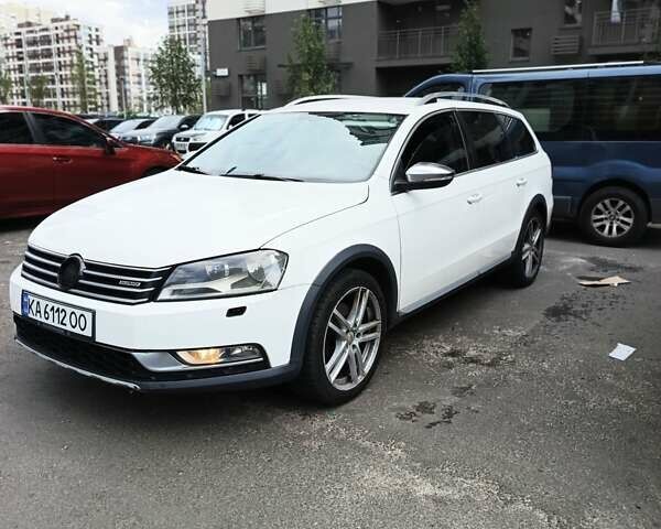 Білий Фольксваген Пассат, об'ємом двигуна 2 л та пробігом 274 тис. км за 10000 $, фото 1 на Automoto.ua
