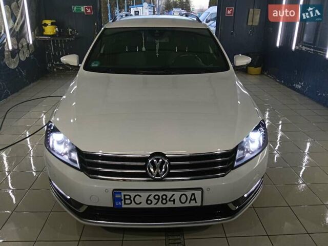 Белый Фольксваген Пассат, объемом двигателя 2 л и пробегом 340 тыс. км за 10200 $, фото 1 на Automoto.ua