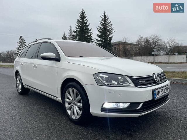 Білий Фольксваген Пассат, об'ємом двигуна 1.6 л та пробігом 321 тис. км за 10000 $, фото 1 на Automoto.ua