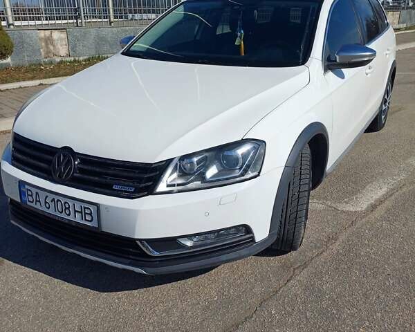 Белый Фольксваген Пассат, объемом двигателя 1.97 л и пробегом 267 тыс. км за 11200 $, фото 1 на Automoto.ua