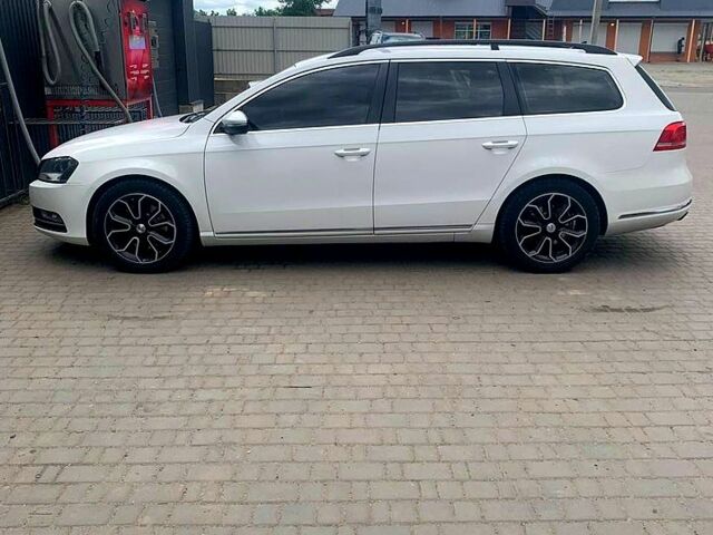 Белый Фольксваген Пассат, объемом двигателя 2 л и пробегом 350 тыс. км за 11500 $, фото 1 на Automoto.ua