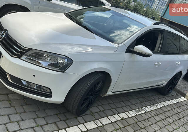 Белый Фольксваген Пассат, объемом двигателя 1.97 л и пробегом 300 тыс. км за 10100 $, фото 1 на Automoto.ua